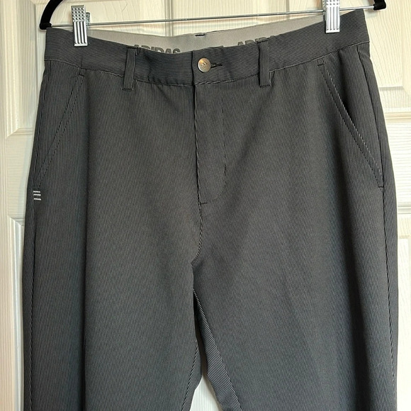 Adidas men’s gray and black pin striped golf pants size 32/32 - Picture 1 of 10